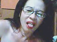 Filipina Webcam Model Gives Sensual Masturbation Show