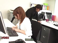 Steamy Office Affair With Yumi Maeda