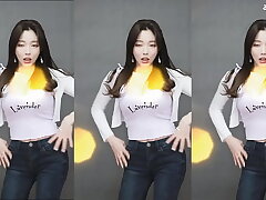 Korean Dancing Sensation's Sultry Moment